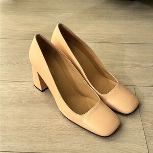 Sergio Rossi Nude Leather Block-Heel Pumps – Square Toe

Beautiful and classy